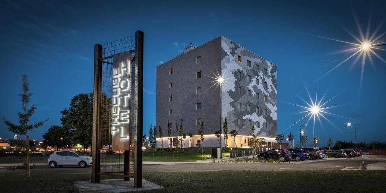 Hotel The Cube Fidenza Kültér fotó