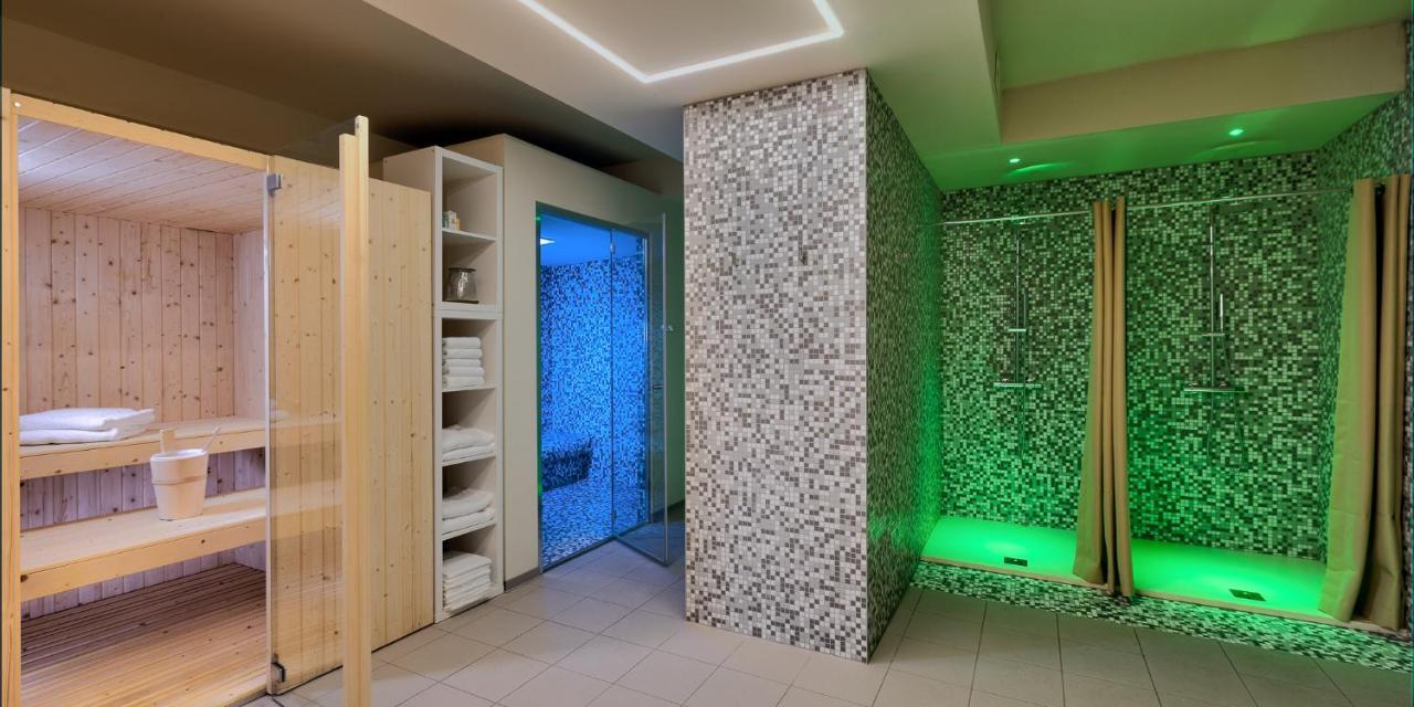 Hotel The Cube Fidenza Kültér fotó