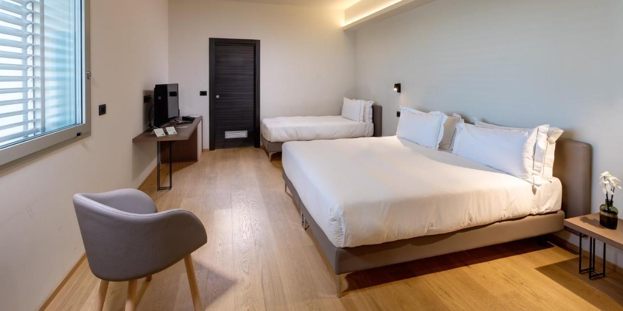 Hotel The Cube Fidenza Kültér fotó